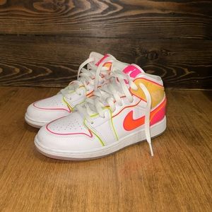 Nike Air Jordan Mid Edge Glow